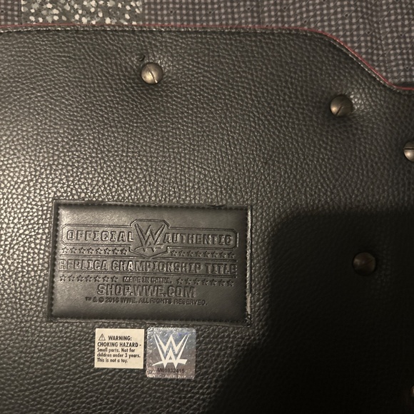 WWE belt - Picture 4 of 6